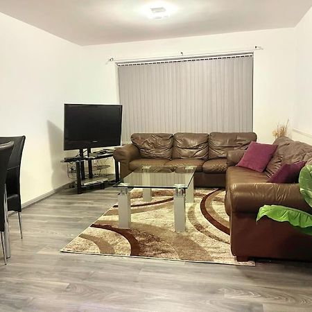 Lovely 3 Bed Ground Floor Apartment Near Qe Hospital Harborne Birmingham New المظهر الخارجي الصورة