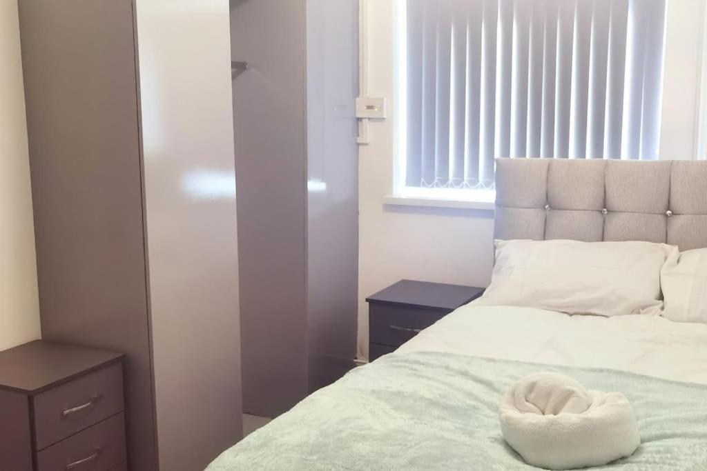 Lovely 3 Bed Ground Floor Apartment Near Qe Hospital Harborne Birmingham New المظهر الخارجي الصورة