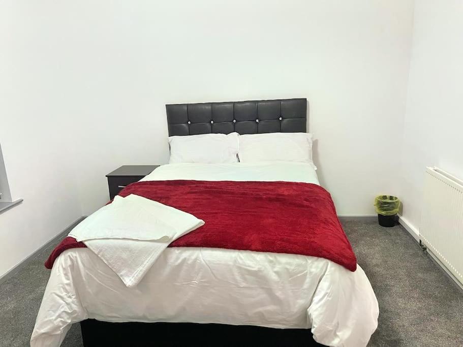 Lovely 3 Bed Ground Floor Apartment Near Qe Hospital Harborne Birmingham New المظهر الخارجي الصورة