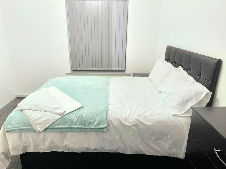 Lovely 3 Bed Ground Floor Apartment Near Qe Hospital Harborne Birmingham New المظهر الخارجي الصورة