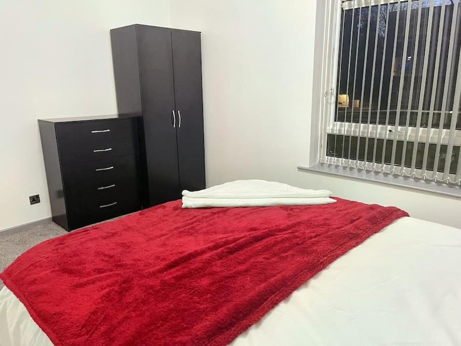 Lovely 3 Bed Ground Floor Apartment Near Qe Hospital Harborne Birmingham New المظهر الخارجي الصورة