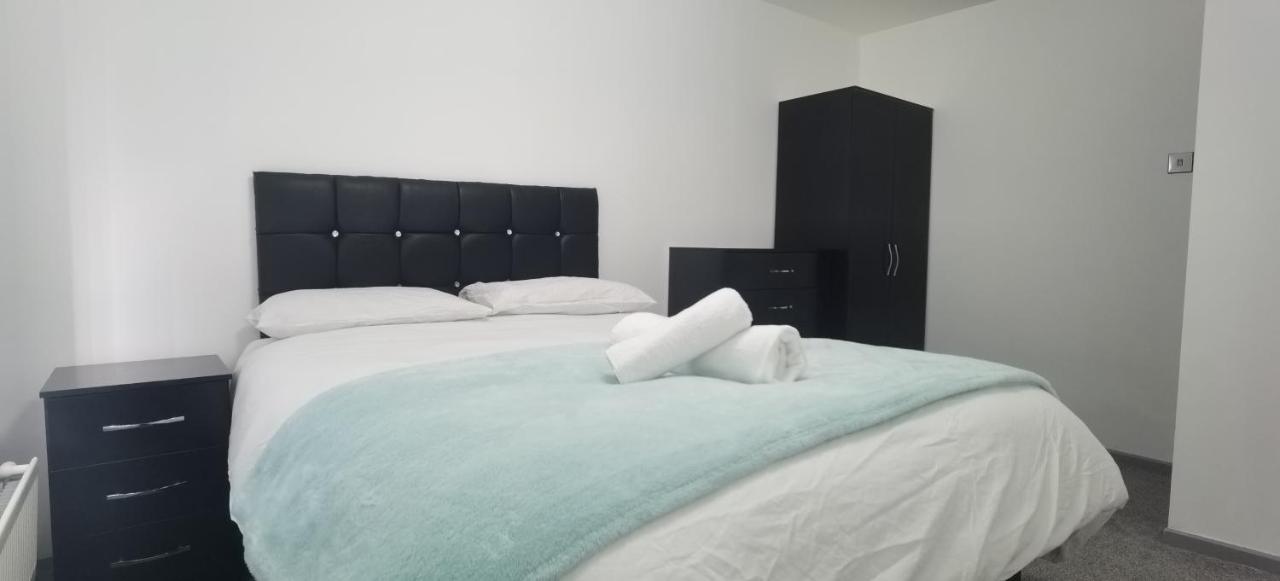 Lovely 3 Bed Ground Floor Apartment Near Qe Hospital Harborne Birmingham New المظهر الخارجي الصورة